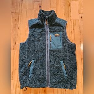 LLBean MENS Sherpa Vest M Reg